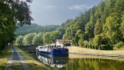 itinerary_lg_France_Burgundy_Riverboat_Exterior_-_DSC05244_Lg_RGB