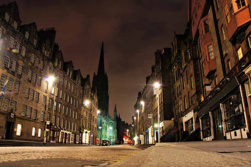 Read more about the article Christmas Tours in England and Scotland