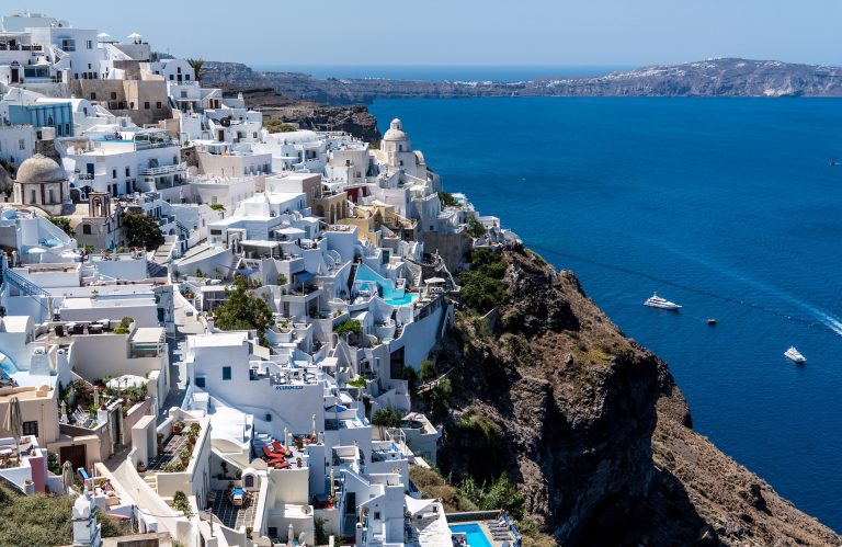 Read more about the article Should you visit Greece or Italy?