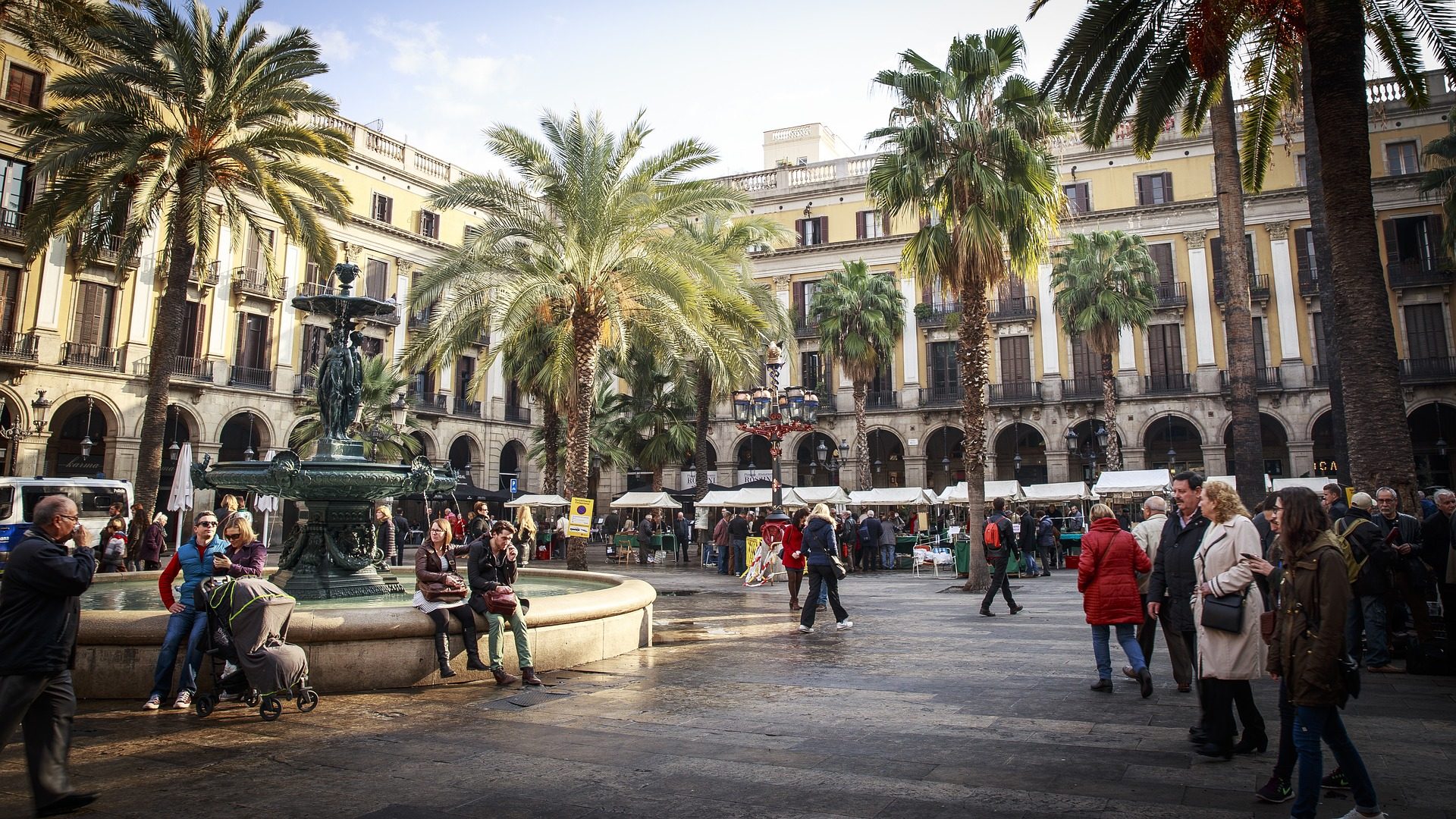 spain barcelona plazza Tips for Traveling to Spain on a Budget