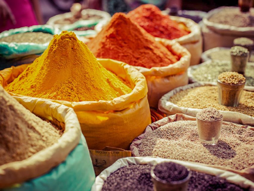 Read more about the article The Top 3 Colorful Bazaars of the South Caucasus