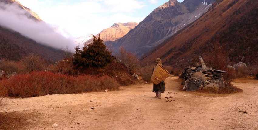 manaslu circuit trek packages 1024x516 Why Nepal Should Be On Your Travel Bucket List
