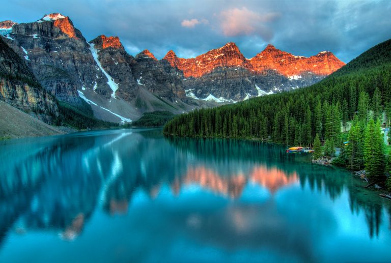 Read more about the article Banff or Jasper? Comparing Travel Costs