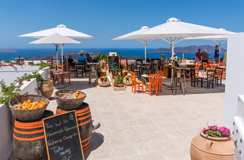Read more about the article How to Save Money on your Vacation Food Budget