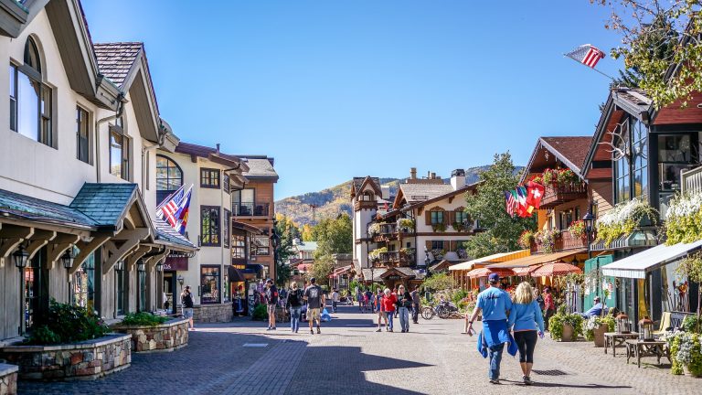 Read more about the article Vail, Colorado: Places to Stay for Couples
