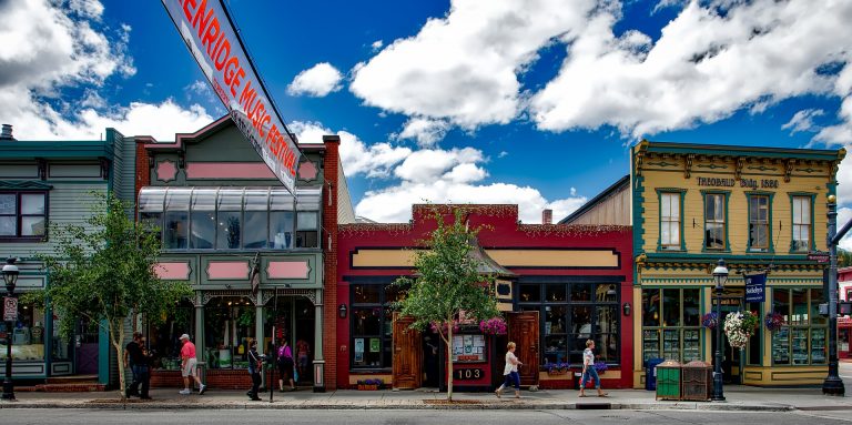 Read more about the article The Best Vacation Rental Cabins & Condos in Breckenridge for Families