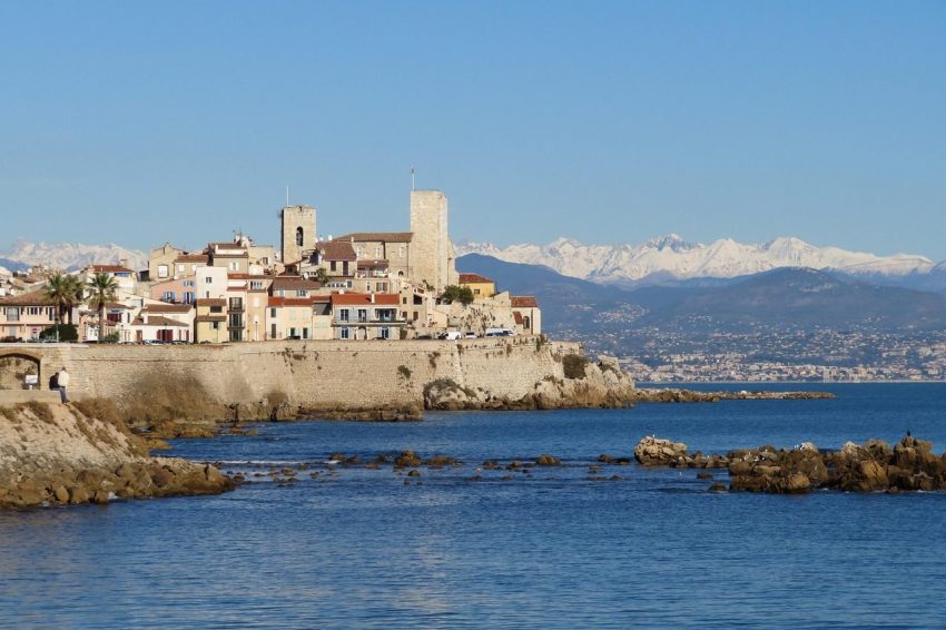antibes, french riviera, desktop backgrounds, strong, wallpaper hd, town, pierre, mountains, hd wallpaper, nature, snowy, snow, full hd wallpaper, winter, sea, mediterranean, riviera, sky background, 4k wallpaper 1920x1080, mac wallpaper, 4k wallpaper, free background, free wallpaper, background, screen, wallpaper 4k, landscape, body of water, travel, beautiful wallpaper, side, laptop wallpaper, cool backgrounds, windows wallpaper, sky
