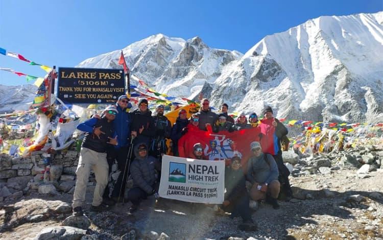 everest vs mansalu 2 Everest Base Camp Trek vs Manaslu Circuit Trek: Two Distinct Himalayan Experiences