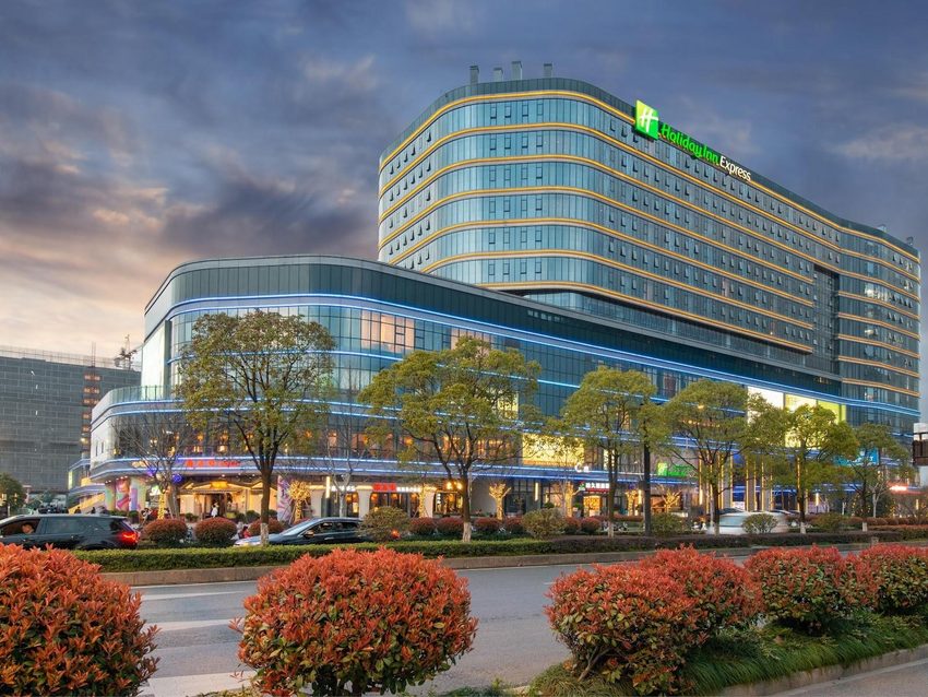 image 3 Where to Stay in Hangzhou for One Night: 5 Hotels Near the Train and the Lake