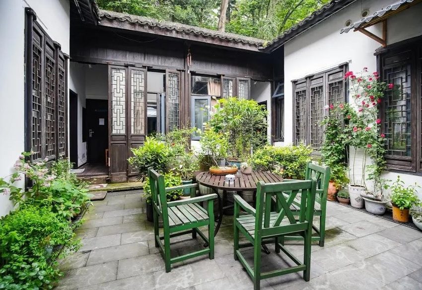 image 4 Where to Stay in Hangzhou for One Night: 5 Hotels Near the Train and the Lake
